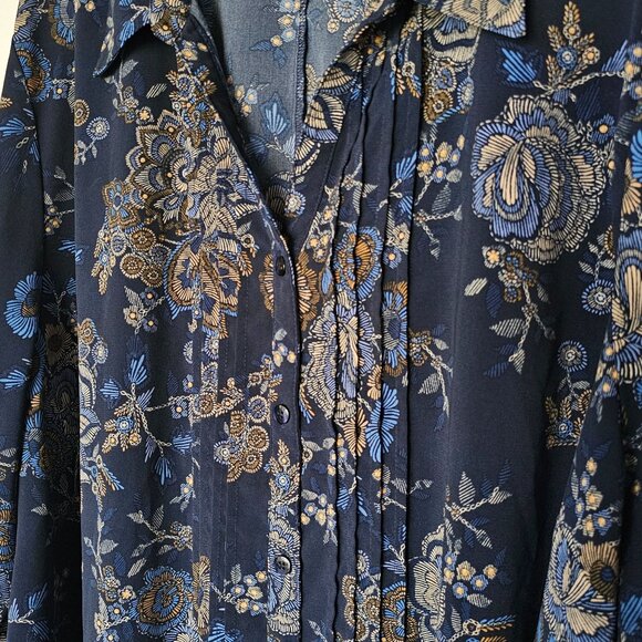 Catherines Button Up Top Size 3X 26/28W Navy Blue Dark Floral Pin Tuck Pleats - Picture 5 of 11